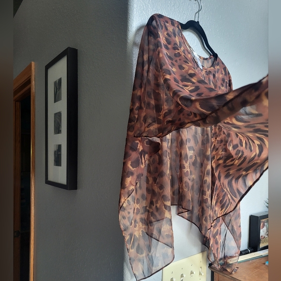 Angel Wing Poncho in Leopard NWT - ONE SIZE - Picture 13 of 13